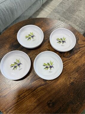Set of 8 - XCELL 4" Diameter Olive Oil Dipping Bowls Melamine White Olive Motif